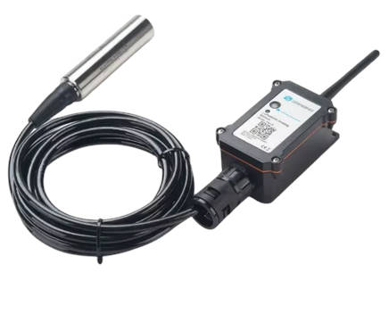 Submersible pressure level sensor and wireless interface for liquid level monitoring