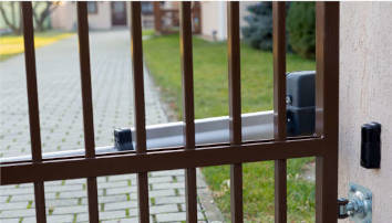 LoRaWAN Smartphone Controlled Gate Access