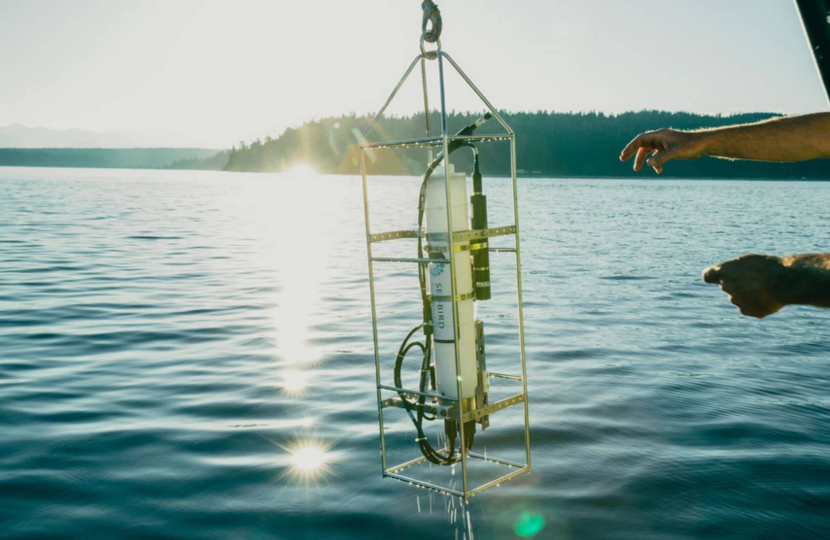 Oceanographic measurements displayed remotely through a Telemetry2U mobile dashboard